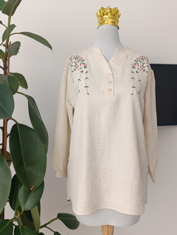 تونیک زنانه گلدوزی ( شومیز مانتویی جلو بسته)